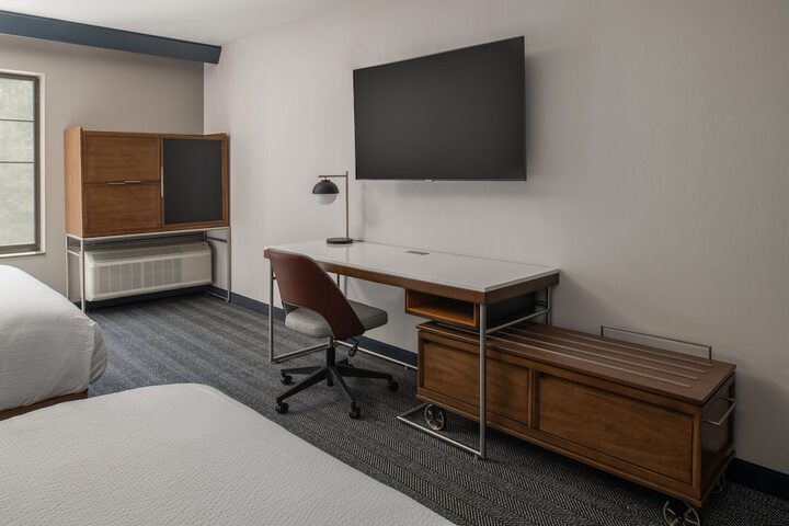 Room 16 of 32