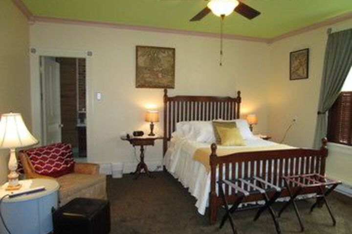 Pillow and Pantry B & B