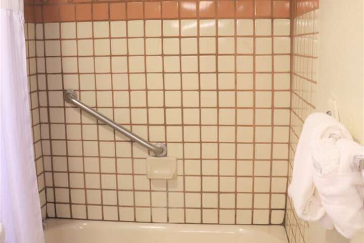 Sagebrush Inn & Suites