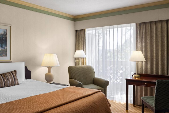 Royal Scot Hotel & Suites Trademark Collection by Wyndham
