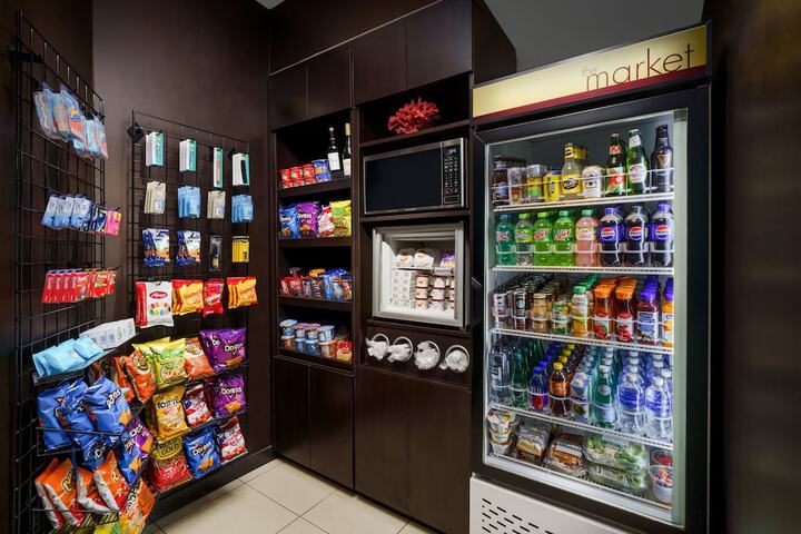 Courtyard by Marriott Miami at Dolphin Mall