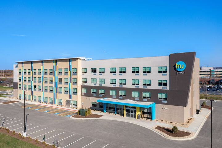 Tru by Hilton Naperville Chicago