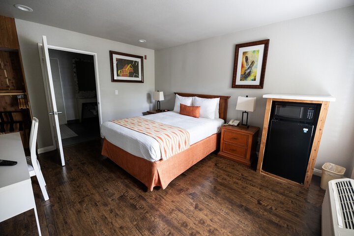 Room 28 of 49