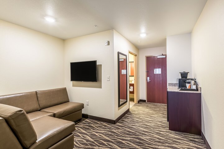 Room 16 of 36