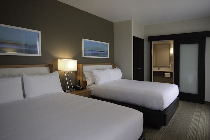 Room 12 of 60