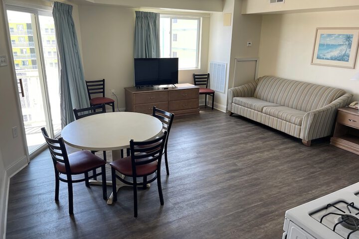 Room 11 of 20