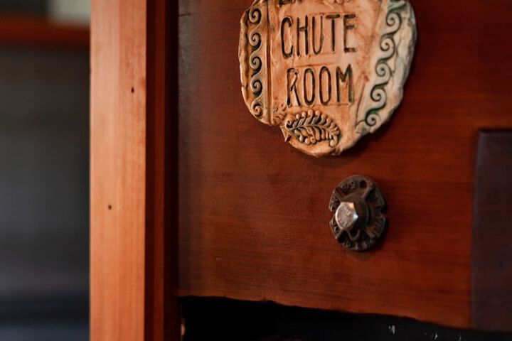 Room 42 of 58