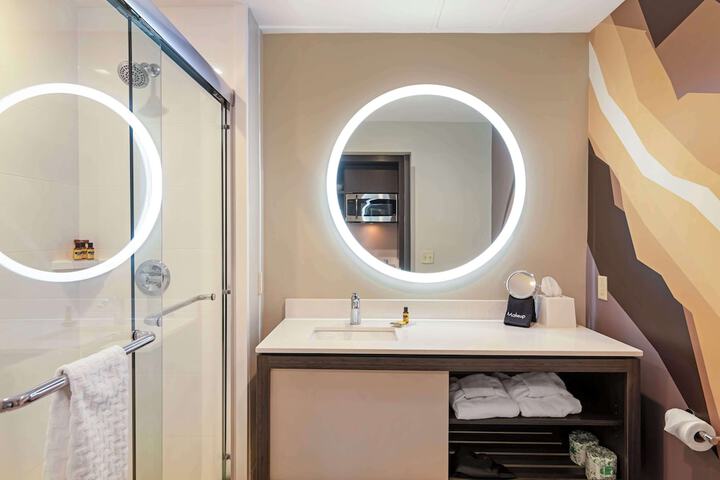 Best Western Plus Executive Residency Rigbys Water World Hotel