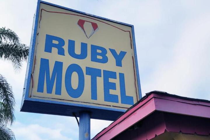 RUBY MOTEL