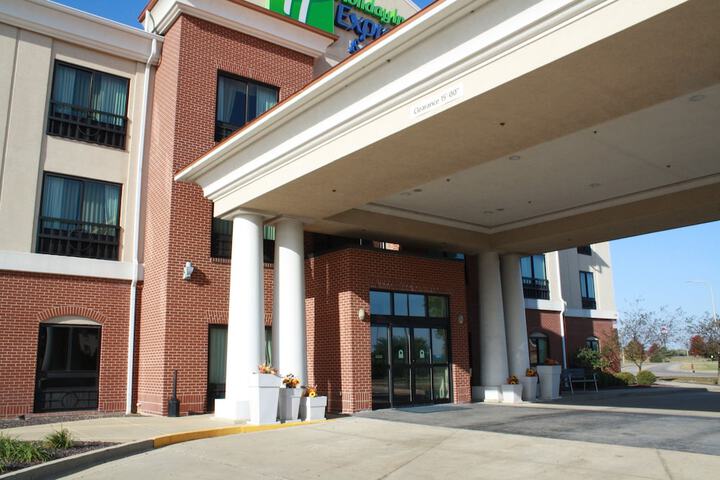 Hotel 1 of 41