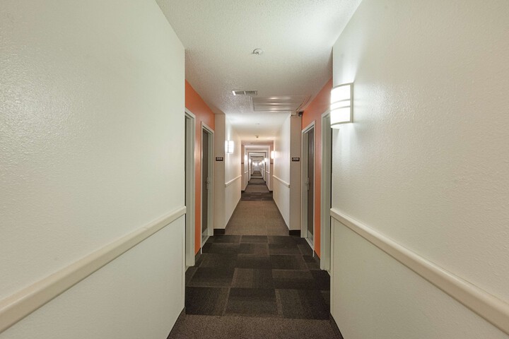 Ballroom/Hall 27 of 29