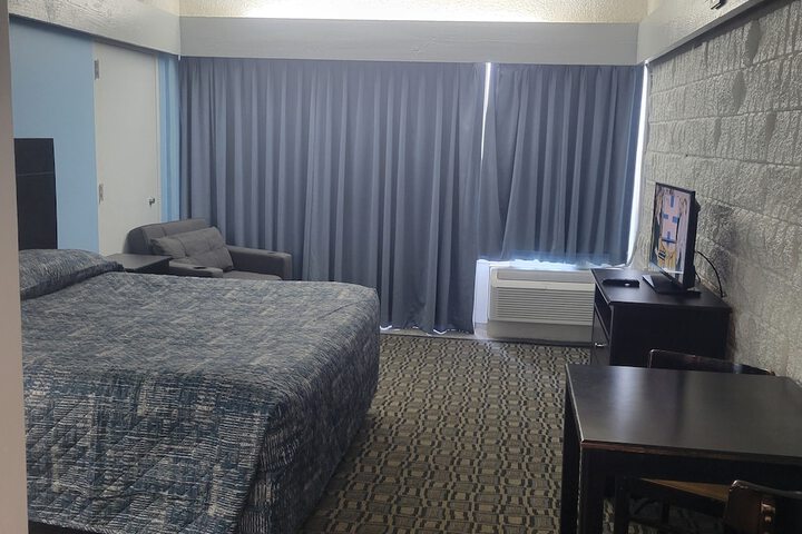 Room 21 of 38