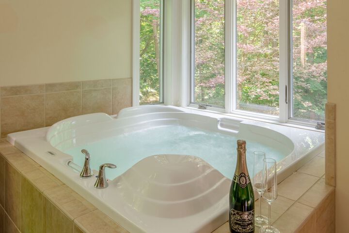 Hot Tub 46 of 53