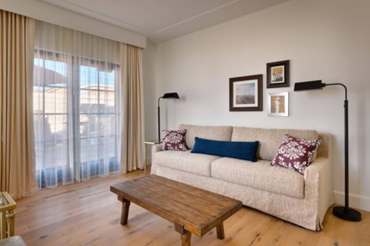 Suite 96 of 200
