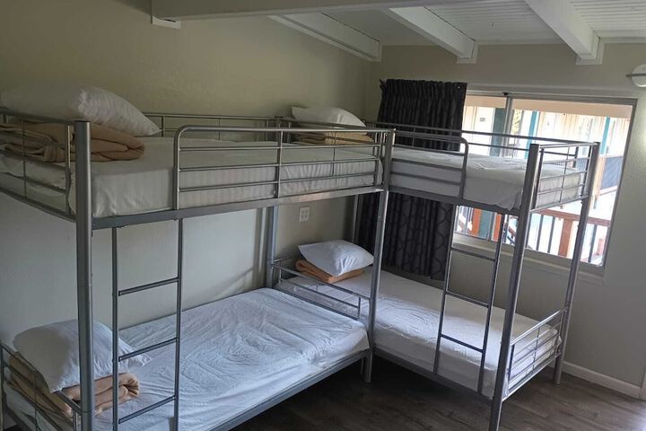 Cedar Inn & Suites
