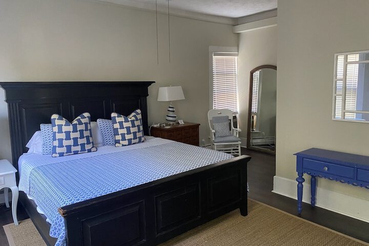Room 12 of 17