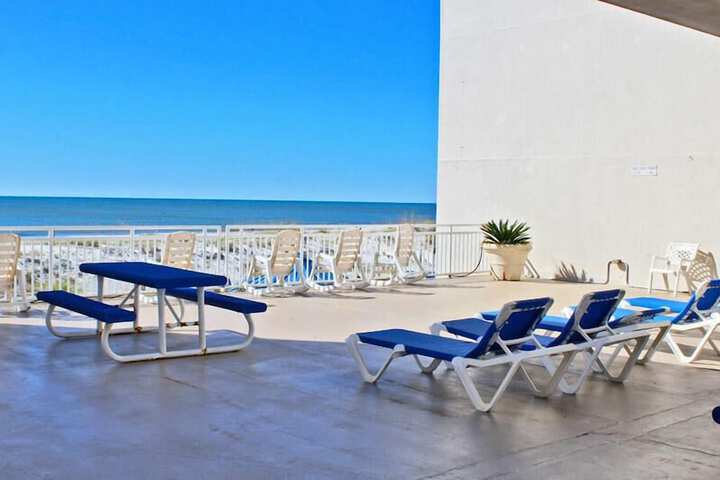 Sundeck 39 of 46