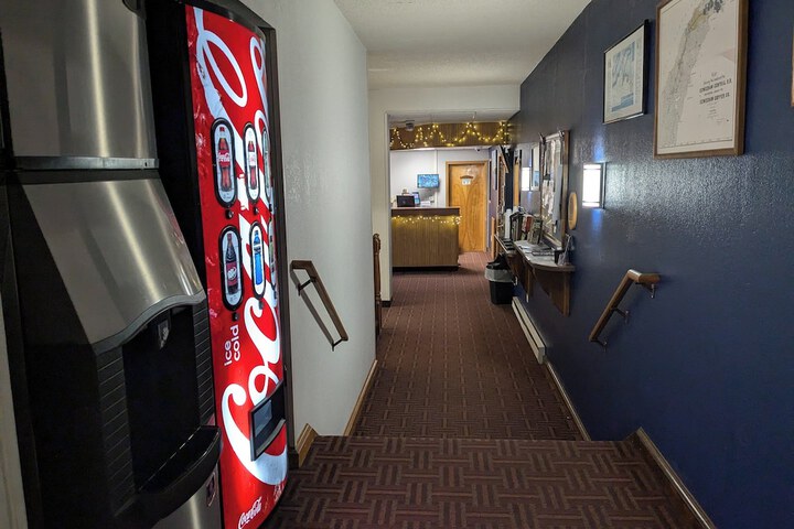 Magnuson Hotel Copper Crown
