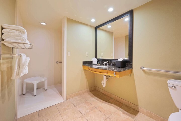 Room 10 of 30