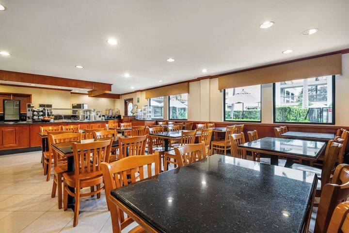 Best Western Plus Orange County Airport North