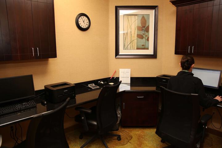 Business Center 32 of 33