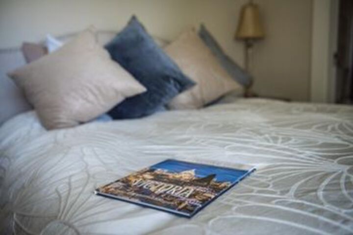 Oak Bay Guest House Bed & Breakfast