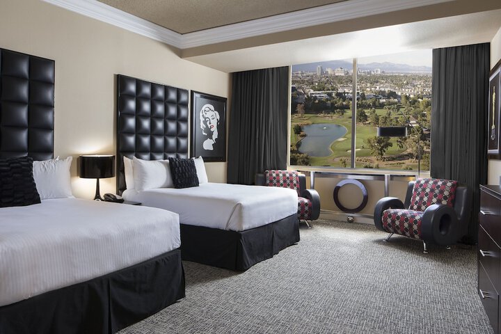 Room 32 of 68