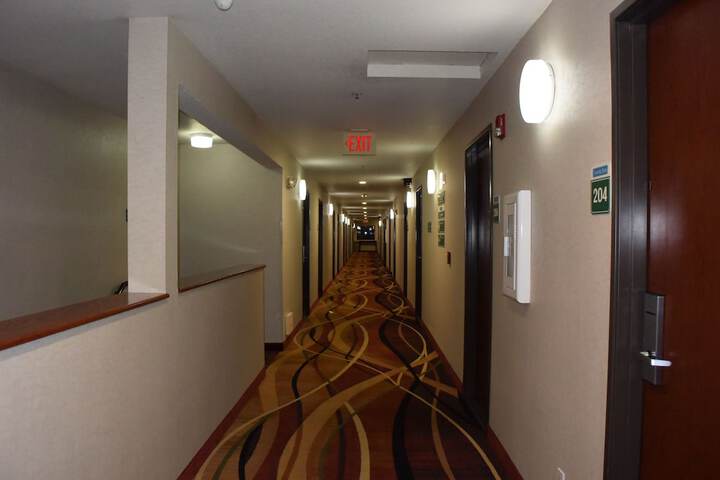 Ballroom/Hall 136 of 149