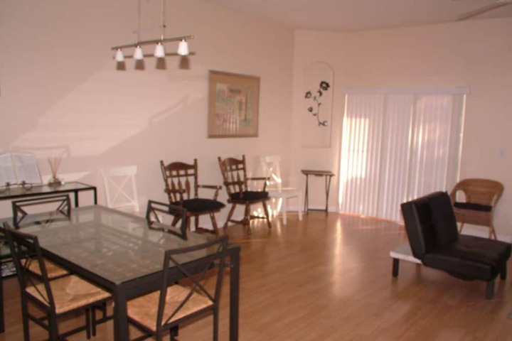 Room 5 of 9
