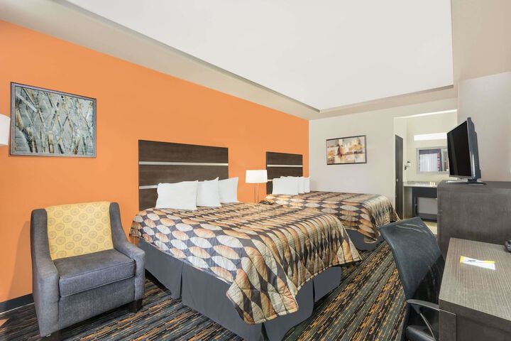 Room 13 of 18