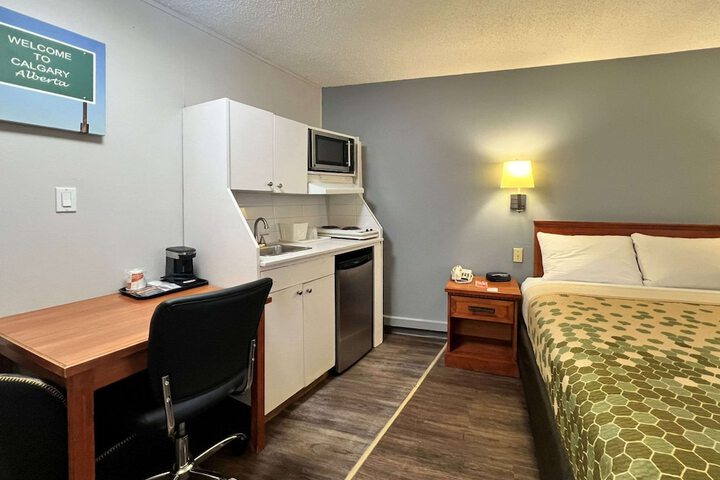 Room 27 of 61