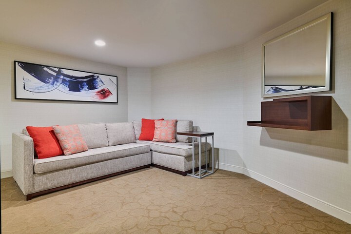 Room 17 of 48