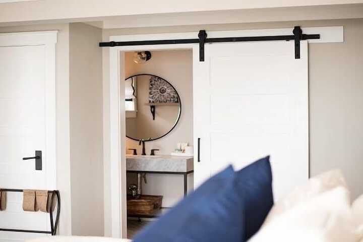 Room 25 of 63
