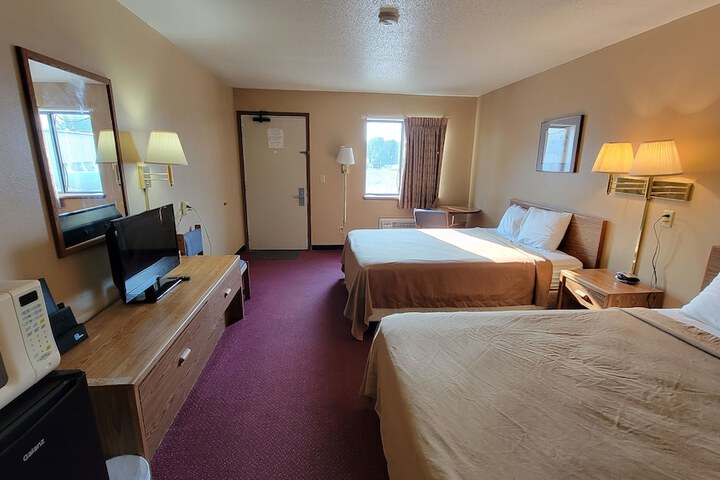 Room 10 of 19