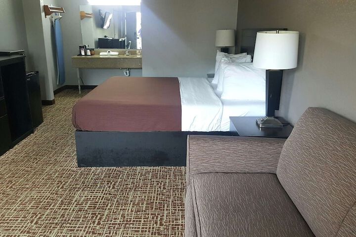Room 8 of 20