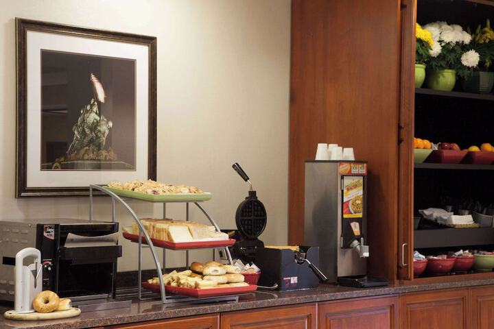 Breakfast/Coffee Service 25 of 32