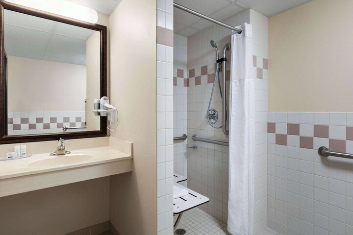 AmericInn by Wyndham Havre