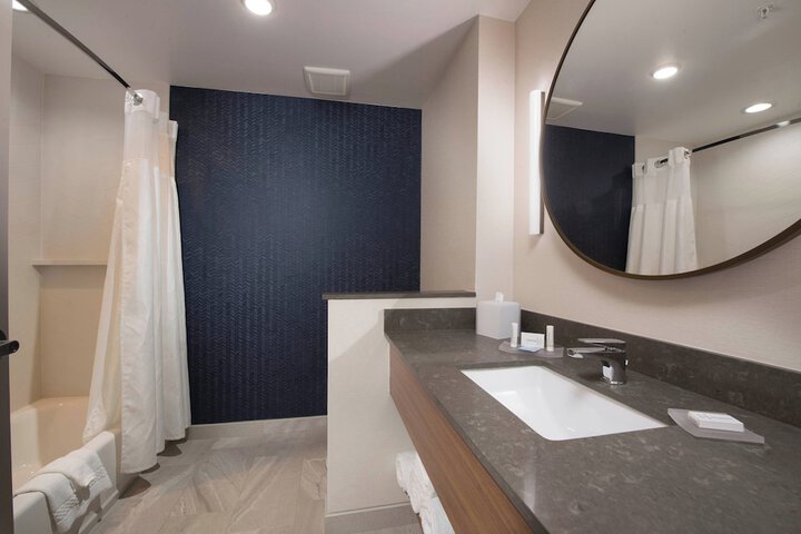 Room 20 of 33