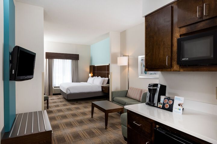 Holiday Inn Express & Suites Grenada by IHG