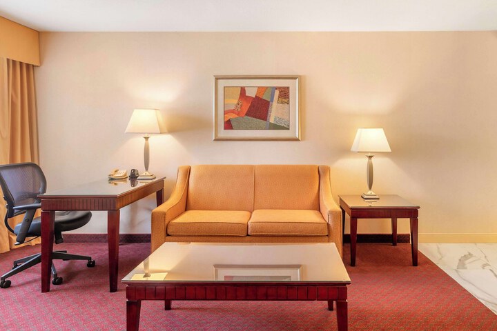 Best Western Plus West Covina Inn