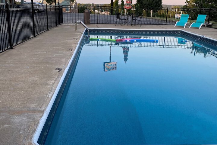Pool 4 of 35