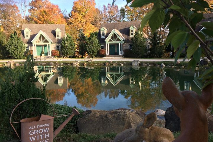 Spruce Hill Inn and Cottages