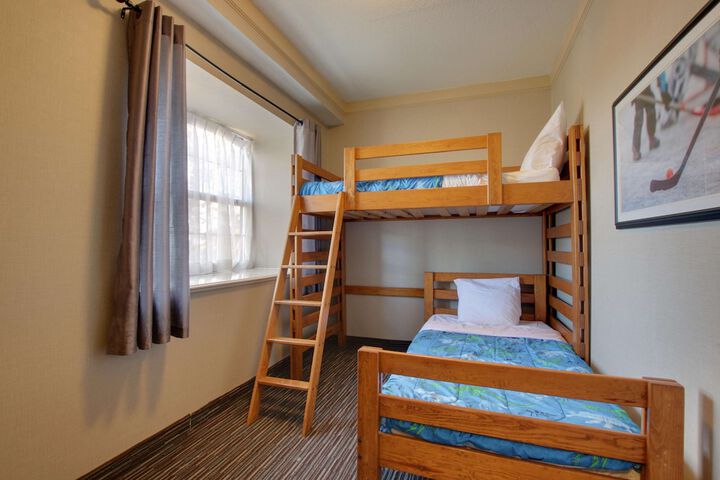 Room 74 of 118