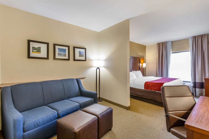 Room 35 of 61