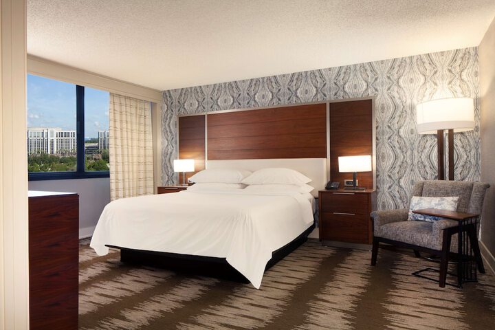 Room 27 of 114