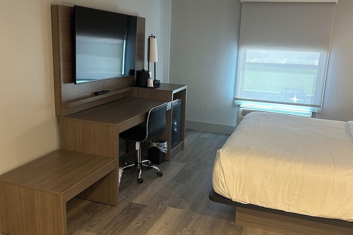 Room 47 of 76