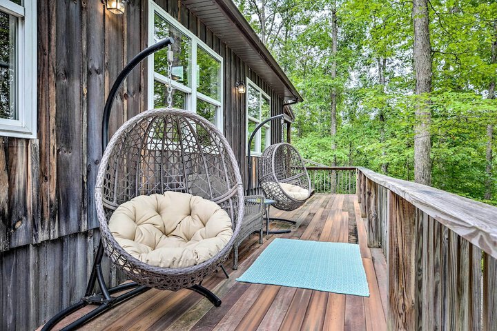 Hike & Zip-line: Red River Gorge Cabin w / Hot Tub!