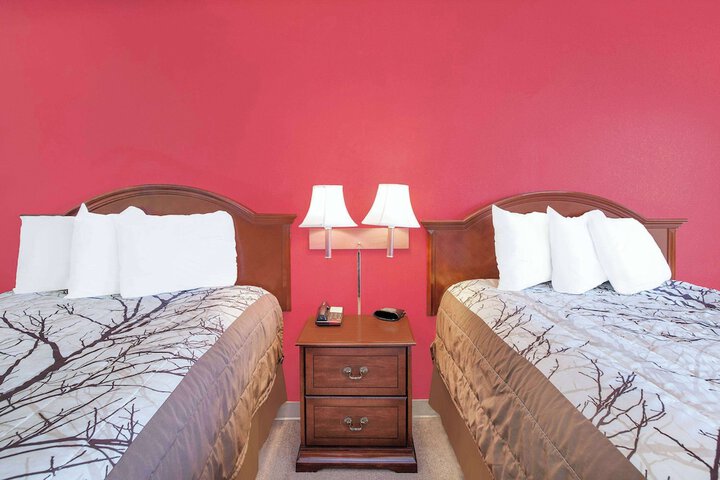 Room 11 of 25