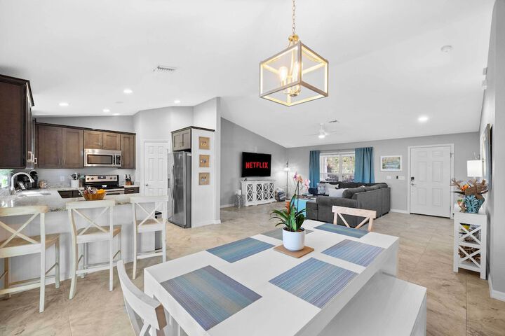 Englewood Vacation Rental w / Private Heated Pool!