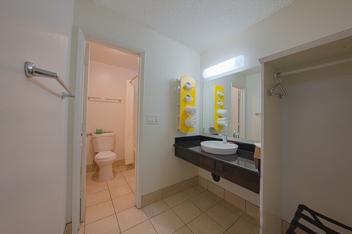 Room 35 of 103